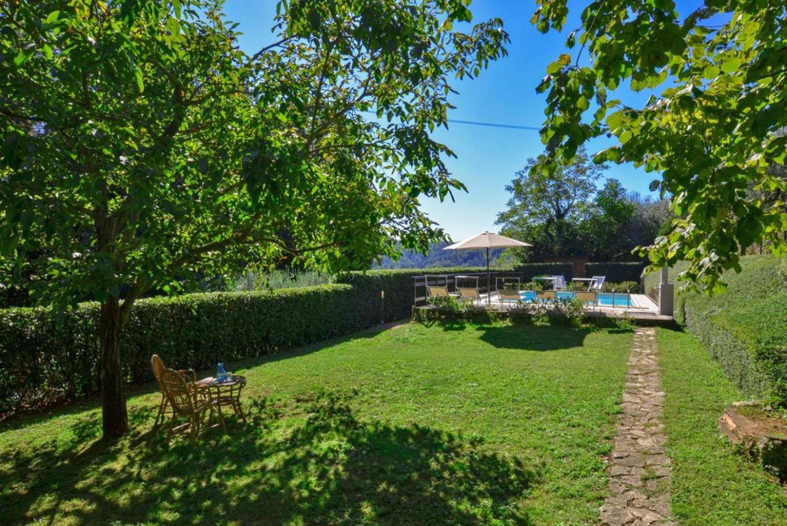 Villa Casale Di Rosa ลุคคา ภายนอก รูปภาพ